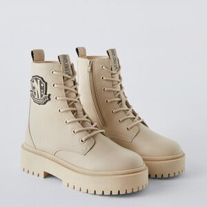 WEDNESDAY © ANKLE BOOTS